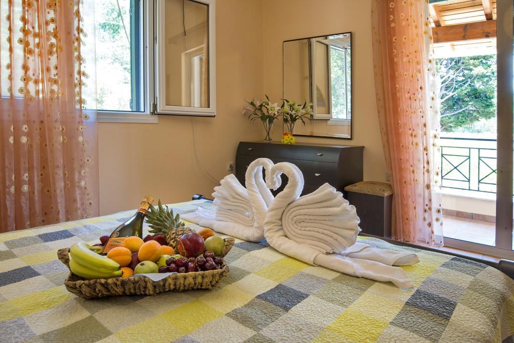 Galazio Sunset Villas Гайос Екстериор снимка